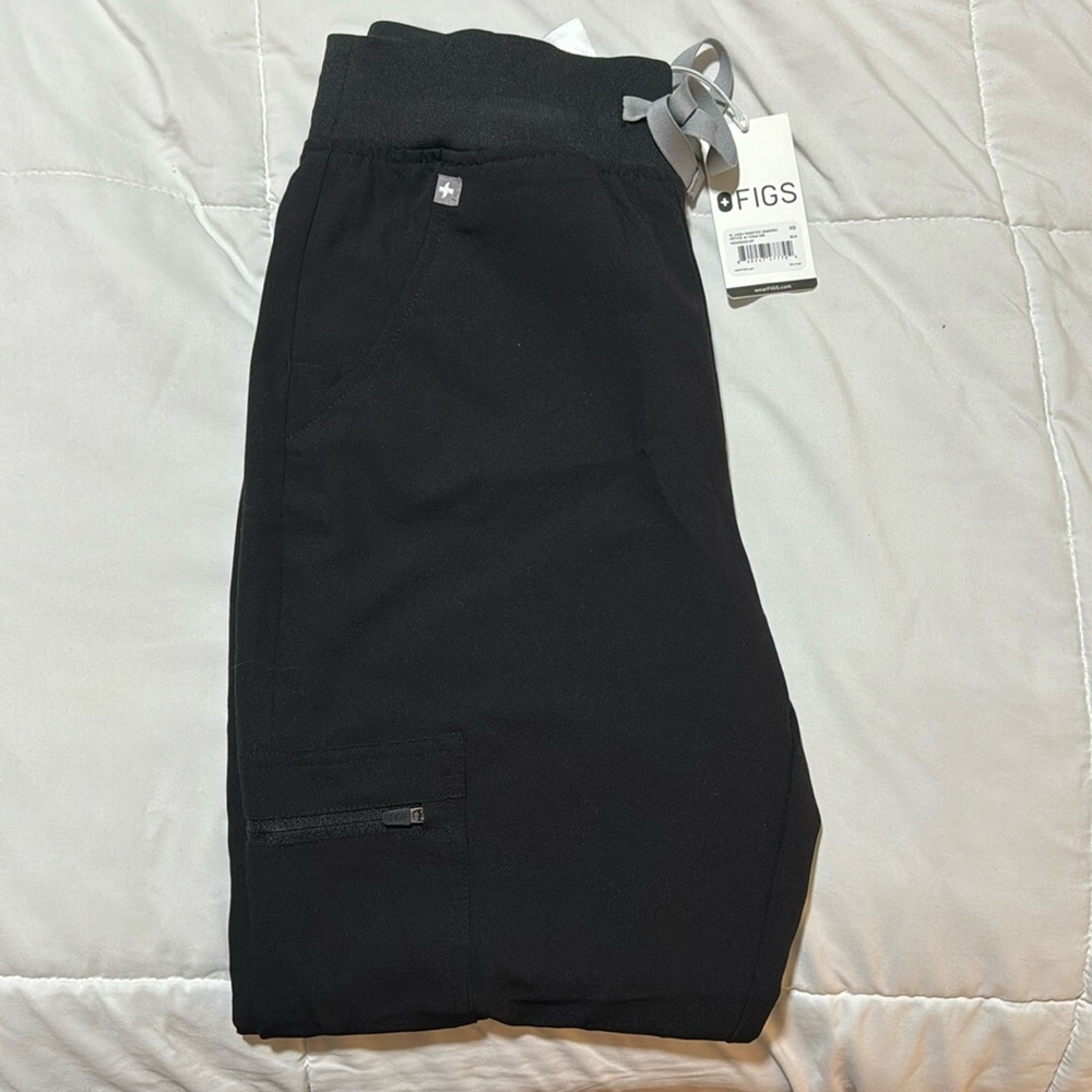 FIGS HIGH WAISTED ZAMORA PETITE WITH YOGA WAISTEBAND.